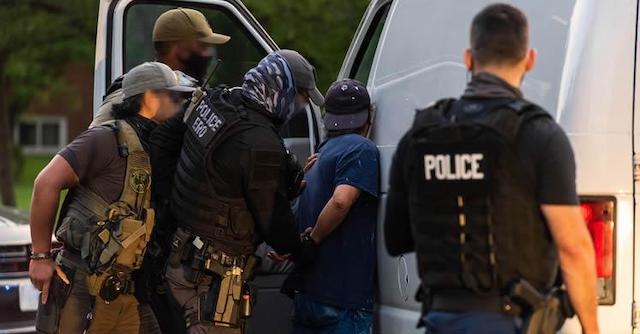 DUI e crimes de trânsito estão no topo de deportações no ano fiscal