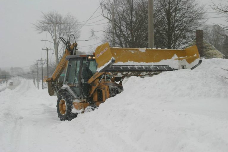 Dirija com cuidado e segurança durante tempestades de neve e gelo