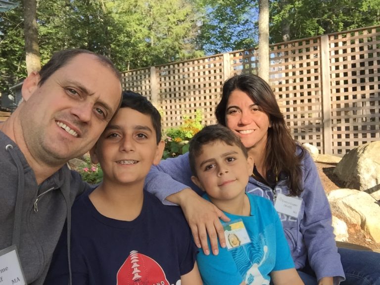 Família de Filipe Wolff retorna ao Brasil