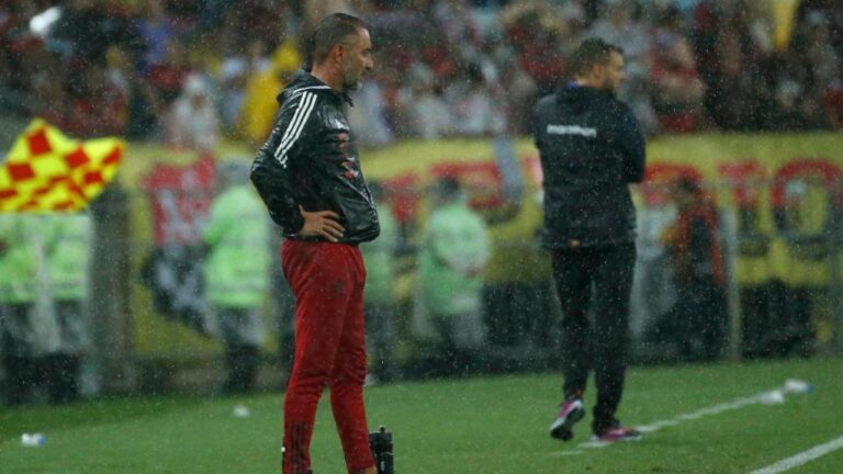 Vitor Pereira ainda é o técnico do Flamengo
